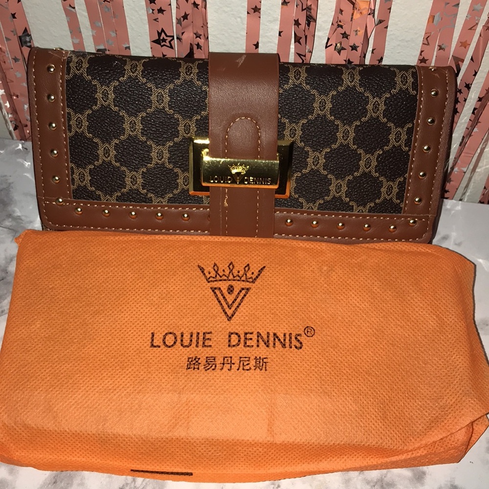 Cute clutch wallet 🤩🤎